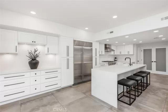 MLS: OC24059759 Condo For Sale