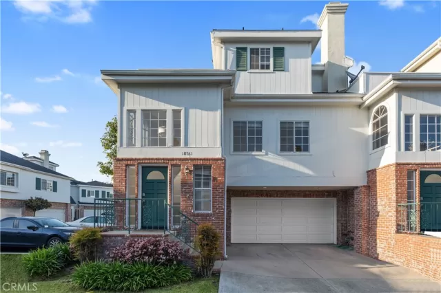 MLS: OC24059930 Condo For Sale