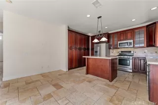 Photo #5: OC24061142 Listing 