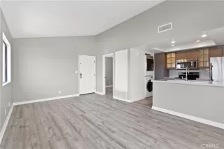 Photo #6: OC24061674 Listing 