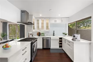 Photo #5: OC24062319 Listing