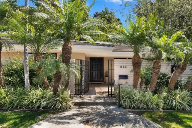 MLS: OC24063228 Condo For Sale