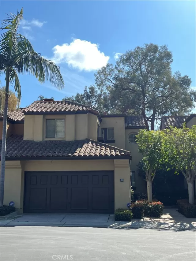 MLS: OC24063276 Condo For Sale