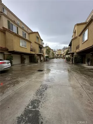 Photo #3: OC24063299 Listing 