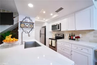 Photo #3: OC24063307 Listing