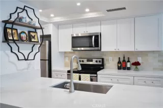 Photo #5: OC24063307 Listing