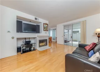 Photo #5: OC24063818 Listing 