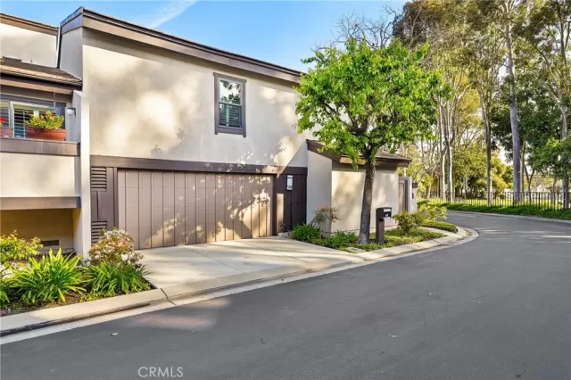 MLS: OC24063976 Condo For Sale