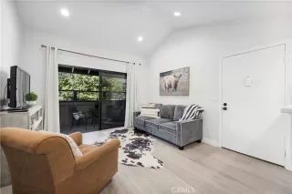 Photo #3: OC24064027 Listing 