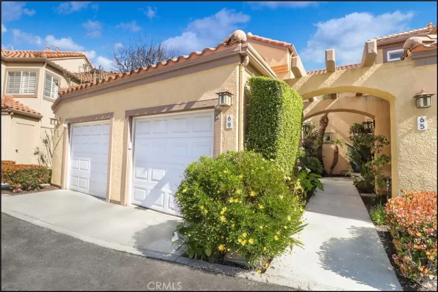 MLS: OC24064337 Condo For Sale