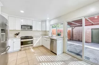 Photo #3: OC24065139 Listing 