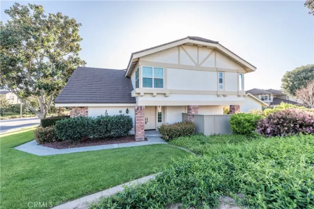 MLS: OC24065374 Condo For Sale