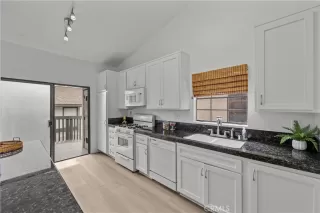 Photo #6: OC24065863 Listing 