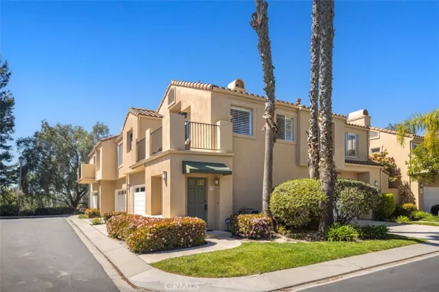 MLS: OC24065904 Condo For Sale