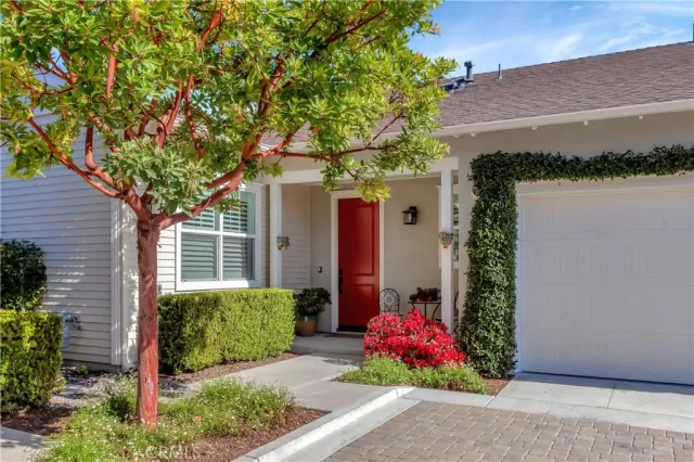 MLS: OC24066932 Condo For Sale