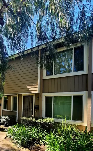 Photo #2: OC24067408 Listing 