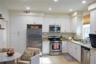 Photo #4: OC24067702 Listing