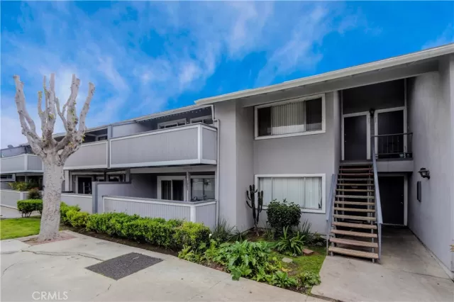 MLS: OC24067861 Condo For Sale