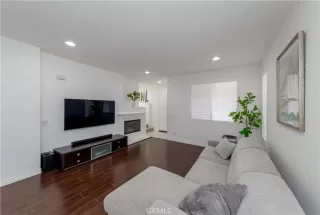 Photo #6: OC24068174 Listing 