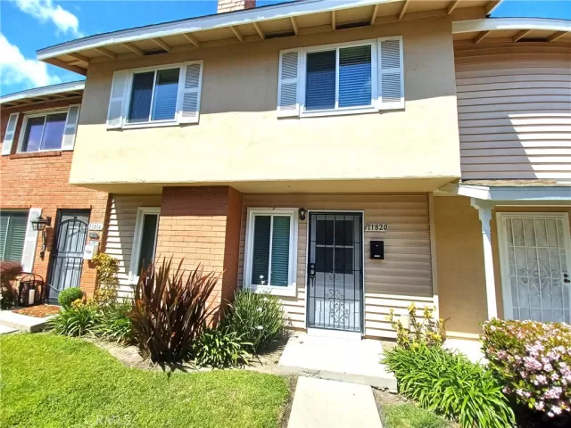 MLS: OC24068336 Condo For Sale