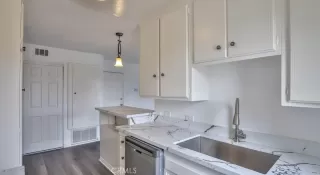 Photo #2: OC24068898 Listing