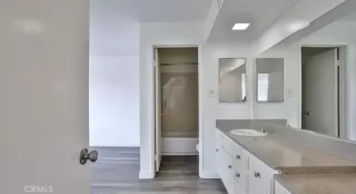 Photo #5: OC24068898 Listing