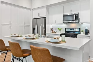 Photo #1: OC24069154 Listing 