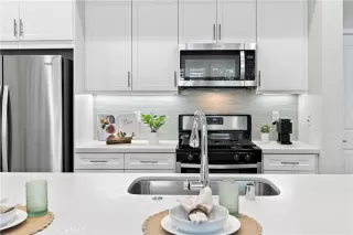 Photo #2: OC24069154 Listing 