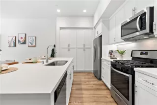 Photo #4: OC24069154 Listing 