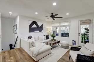 Photo #4: OC24069508 Listing 