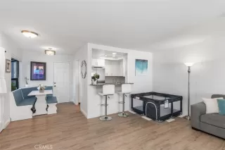 Photo #4: OC24069527 Listing