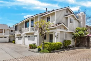 More Details about MLS # OC24069691 : 117 E WILSON STREET 5