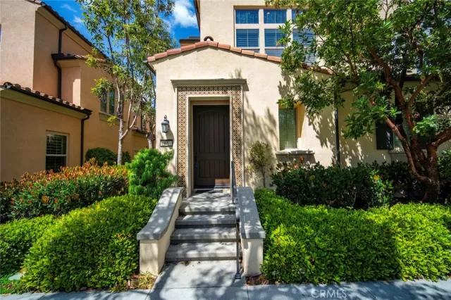 MLS: OC24070314 Condo For Sale