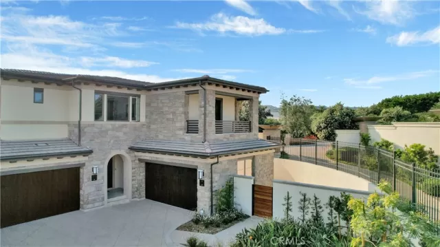 MLS: OC24071902 Condo For Sale