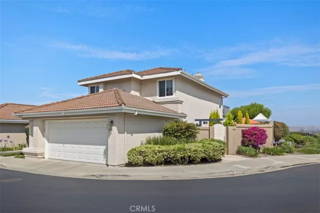 MLS: OC24072216 Condo For Sale