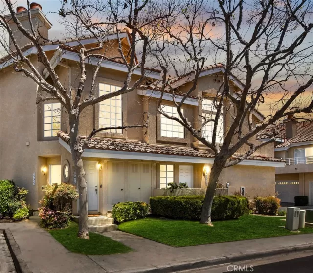 MLS: OC24072529 Condo For Sale