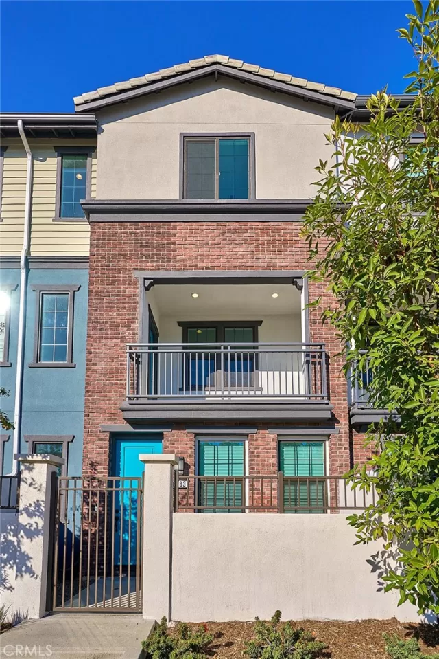 MLS: OC24072579 Condo For Sale