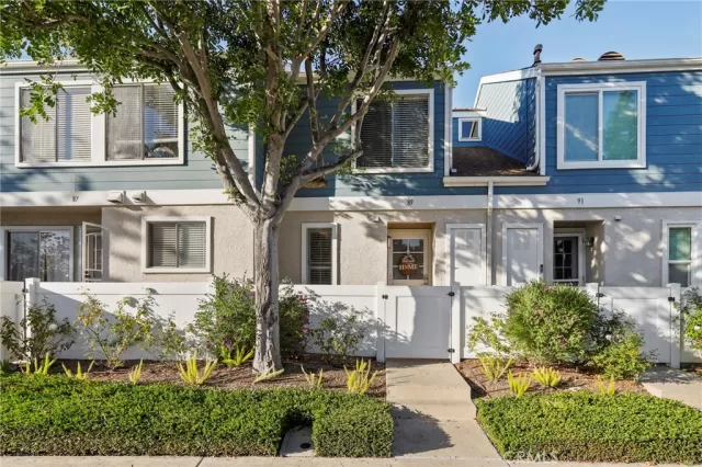 MLS: OC24073001 Condo For Sale