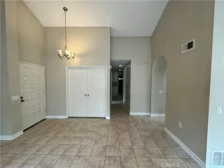 Photo #4: OC24073376 Listing 