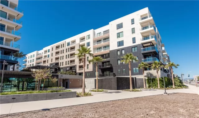 MLS: OC24073581 Condo For Sale