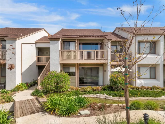 MLS: OC24073662 Condo For Sale