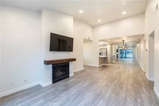 Photo #4: OC24073983 Listing 