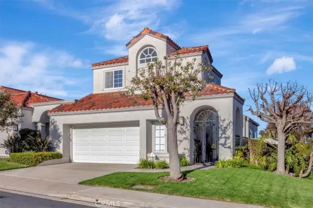 MLS: OC24074059 Condo For Sale