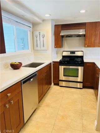 Photo #2: OC24074293 Listing 