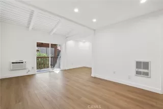 Photo #4: OC24075386 Listing