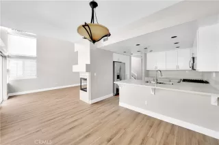 Photo #6: OC24075977 Listing 