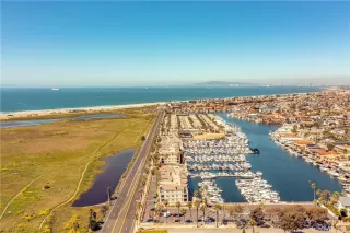 Photo #4: OC24076001 Listing 