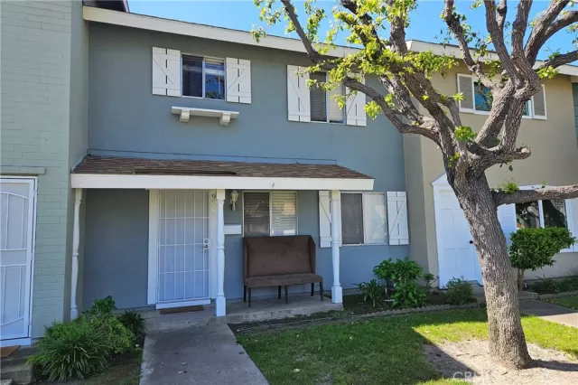 MLS: OC24076306 Condo For Sale