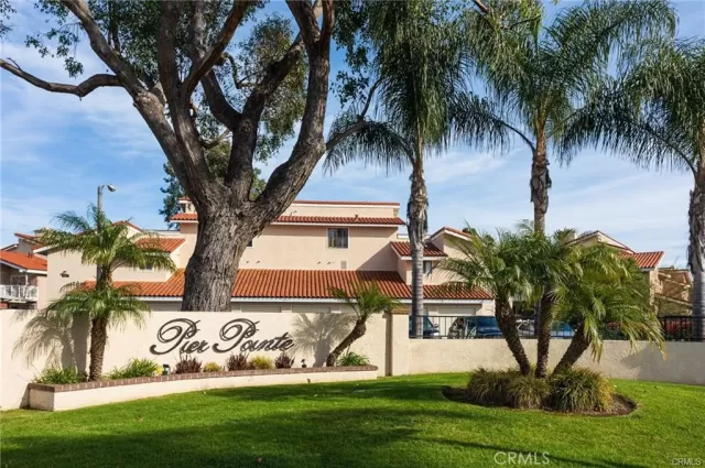 MLS: OC24076459 Condo For Sale