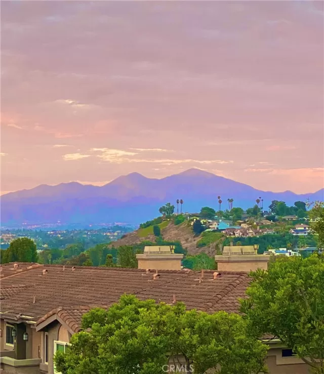 MLS: OC24076516 Condo For Sale